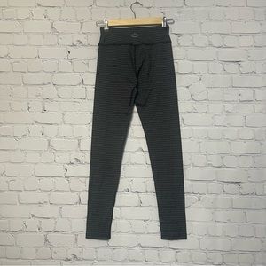 Beyond Yoga THE SPA NAPLE BE legging Black And White Size Small